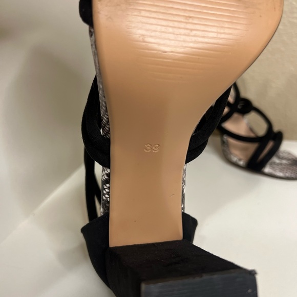 Strappy Snakeskin & Black Block Heels - Cage Sandals Size 39 - Picture 7 of 7